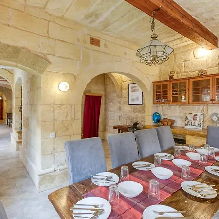 A Lovely 4br Townhouse In Gozo With Pool By 360 Estates Holiday home