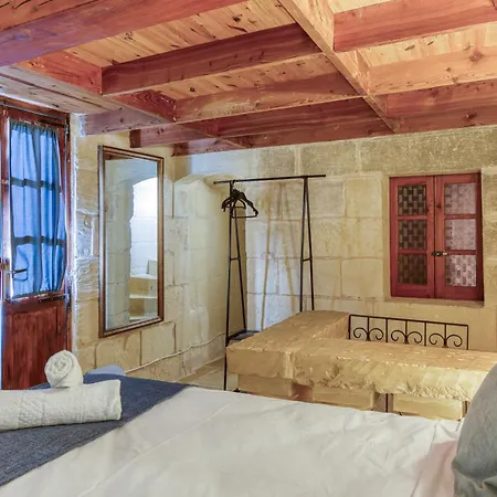 A Lovely 4br Townhouse In Gozo With Pool By 360 Estates * Gharb (Gozo)
