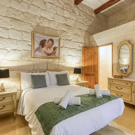A Lovely 4br Townhouse In Gozo With Pool By 360 Estates * Għarb