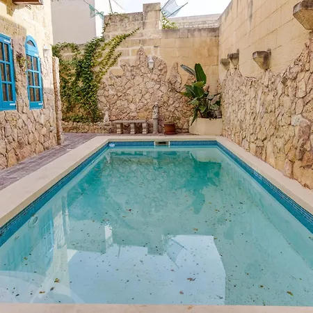 Nyaraló A Lovely 4br Townhouse In Gozo With Pool By 360 Estates