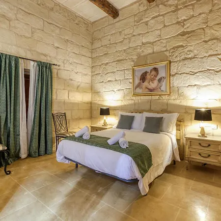 펜션 A Lovely 4br Townhouse In Gozo With Pool By 360 Estates