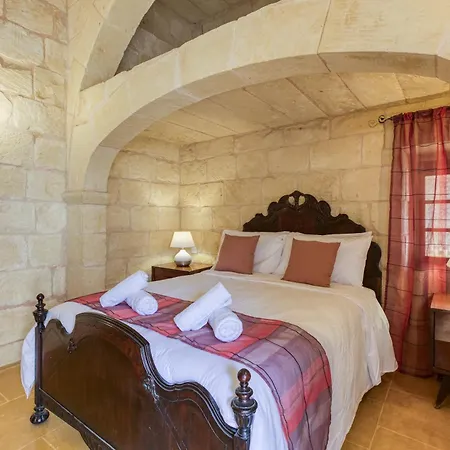 A Lovely 4br Townhouse In Gozo With Pool By 360 Estates 펜션 가르브