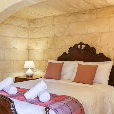 펜션 A Lovely 4br Townhouse In Gozo With Pool By 360 Estates 가르브
